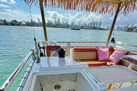 Miami : L&#039;après-midi, visite privée en bateau Tiki sur la rivière Miami.