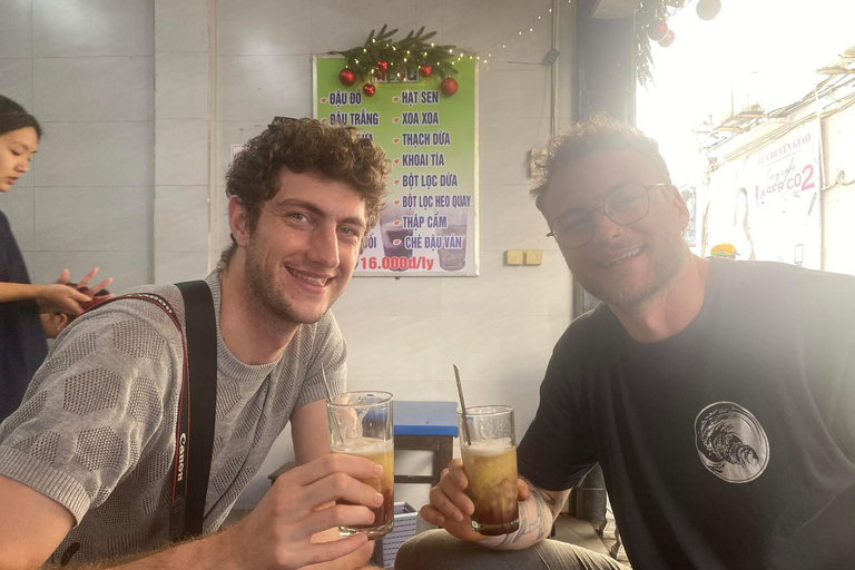 Hue: Night Street Food Tour by Cyclo with a Local Guide