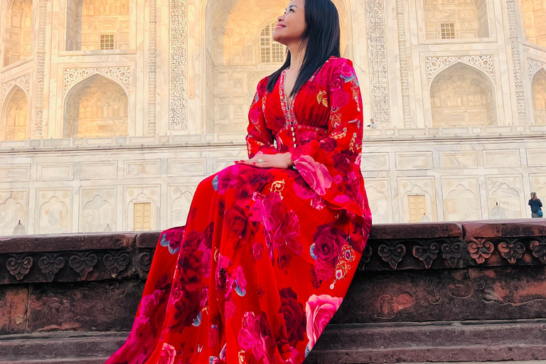 Från Delhi: Agra övernattningstur med Fatehpur SikriRundtur med 5-stjärnigt hotellboende.