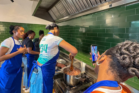 Accra: Ghanaian Market Tour and Cooking Class