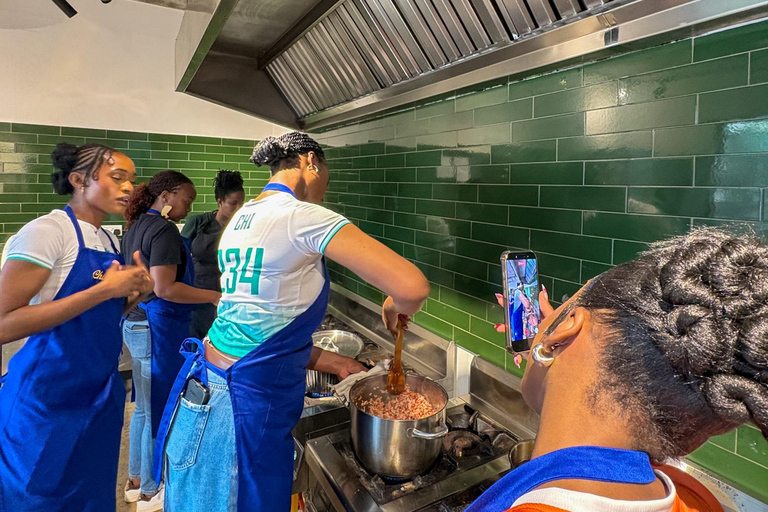 Accra: Ghanaian Market Tour and Cooking Class