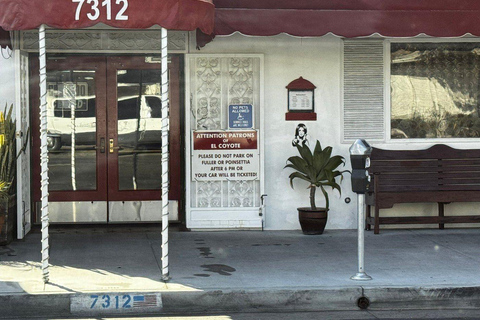 Los Angeles : circuit en limousine premium sur les traces des meurtres de la famille MansonLos Angeles : Visite guidée en limousine de luxe sur les lieux des meurtres de la famill