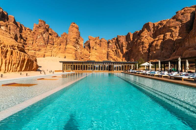 AlUla: Private Guided Tour with Transportation