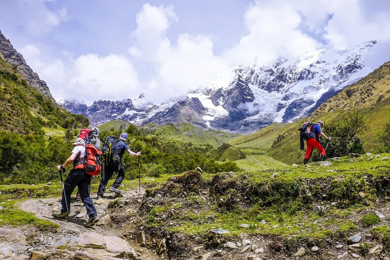 Depuis Cuzco : Caminata hacia Ausangate 7 Lagunas 1 dia