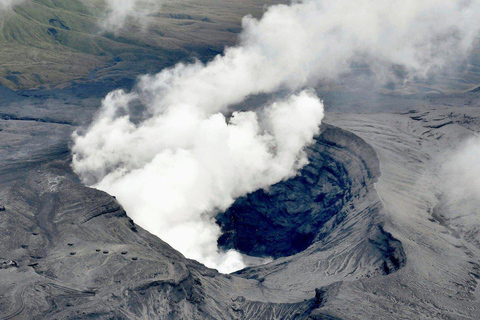 Fukuoka : Excursion d&#039;une journée au volcan du Mont Aso et au Kurokawa Onsen8:00 Départ de la gare LAWSON de Hakata