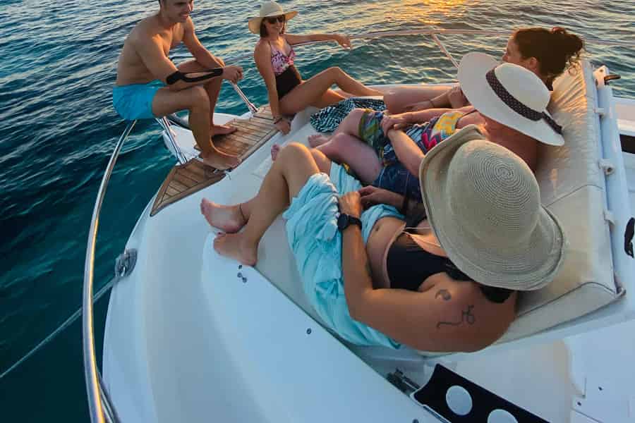 Private Bootsfahrt bei Sonnenuntergang zum Meeresschutzgebiet Mallorca. Foto: GetYourGuide Private Bootsfahrt bei Sonnenuntergang zum Meeresschutzgebiet Mallorca. Foto: GetYourGuide