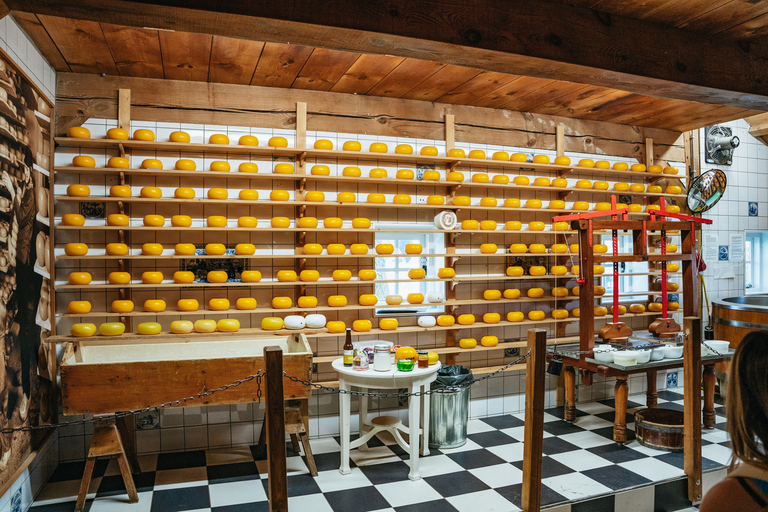 Amsterdam: Giethoorn, Volendam, and Zaanse Schans Tour