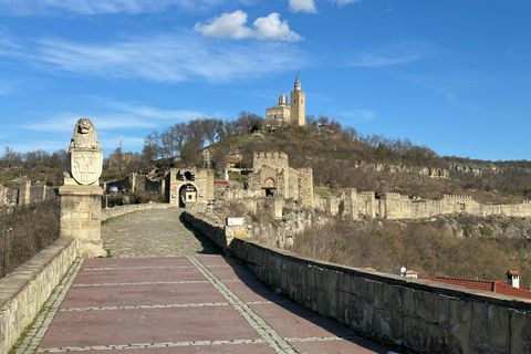 Depuis Bucarest : excursion d'une journée vers les temps forts de la BulgarieFrom Bucharest: Full-Day Trip to Bulgaria Highlights