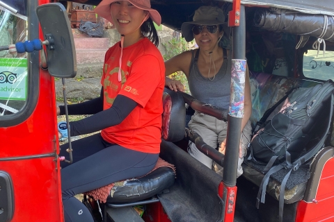 Tour de la ciudad en tuk tuk por Kandy con MichealMicheal Tours