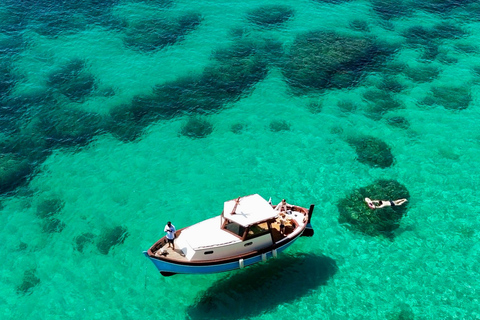 Cagliari: Quality boat tour + aperitif