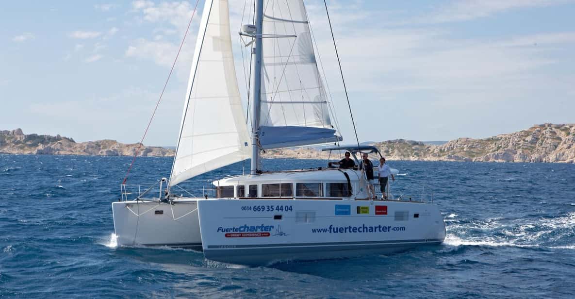 Fuerteventura: 4 hours Sailing Tour of Lobos Island