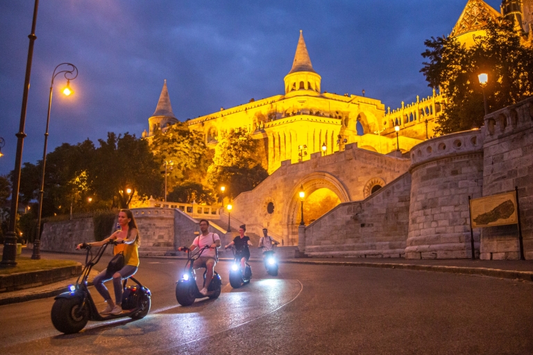 Budapest : la location officielle de scooters électriques LunaLocation de 3 heures 12h00