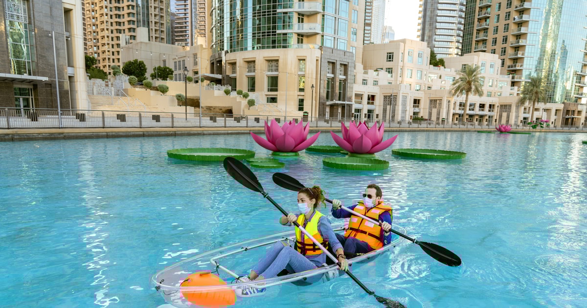 Dubaï activités de bateau, d'eau et de kayak sur le lac Burj