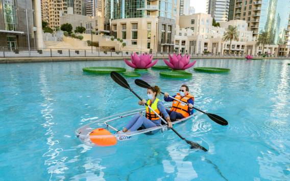 Dubai: Burj Lake Boots-, Wasser- und Kajakaktivitäten