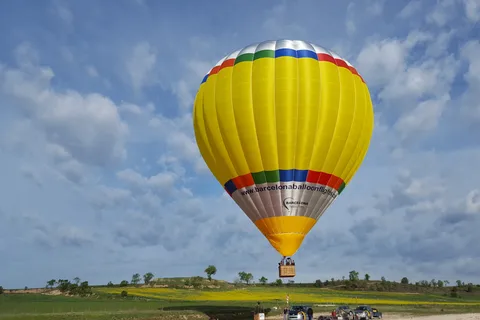 Desde Barcelona: Billete de medio día de vuelo en globo aerostático
