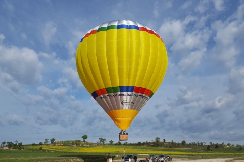 Ab Barcelona: Halbtagesticket für den HeißluftballonflugVon Barcelona: Halbtages-Heißluftballon-Flugschein