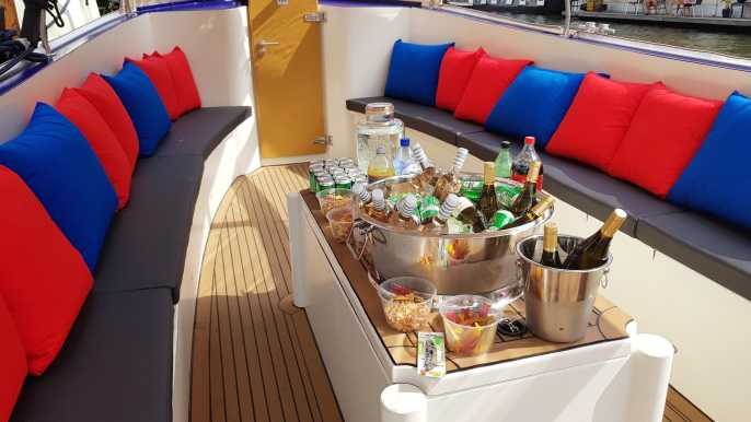 Amsterdam: Paseo en barco por el canal con bebidas ilimitadas