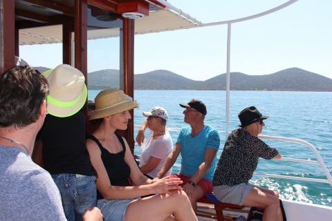 Dagtrip met gids naar het eiland Spinalonga met lunch in de taverne en wijnOphalen van Kokkini naar Agios Nikolaos en Elounda