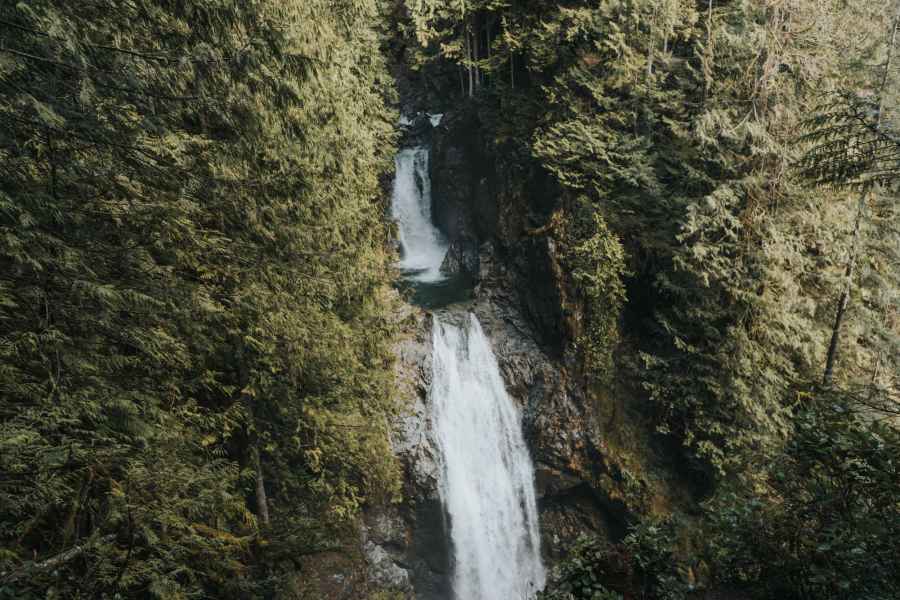 Seattle: Wasserfall-Wunderland-Wanderung im Wallace Falls Park. Foto: GetYourGuide