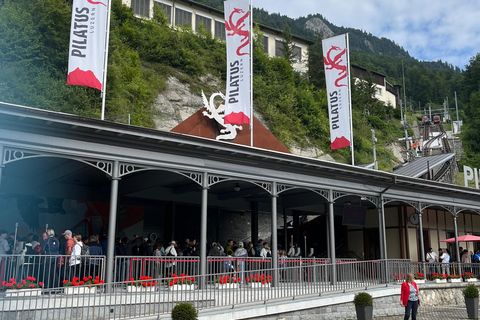 Pilatus, Aareschlucht en St. Beatusgrotten: tour vanuit Bazel