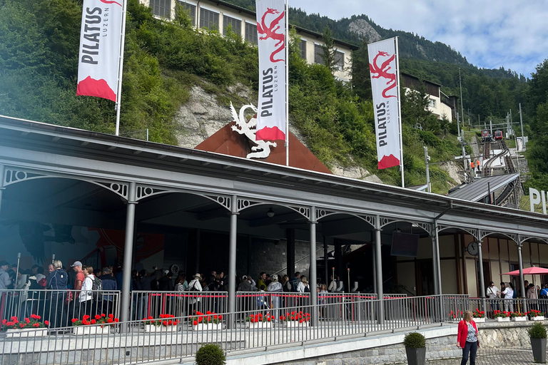 Pilatus, Aareschlucht en St. Beatusgrotten: tour vanuit Bazel