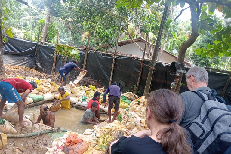 Colombo: Rathnapura Gem Mining Tour with Lunch