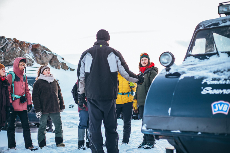 Utforska Jotunheimen med snöbuss och snöskor