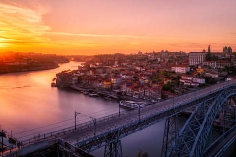 Porto : visite guidée du centre historique en tuk-tukExcursion au coucher du soleil