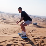 Dubai: safari nel deserto con grigliata e intrattenimento