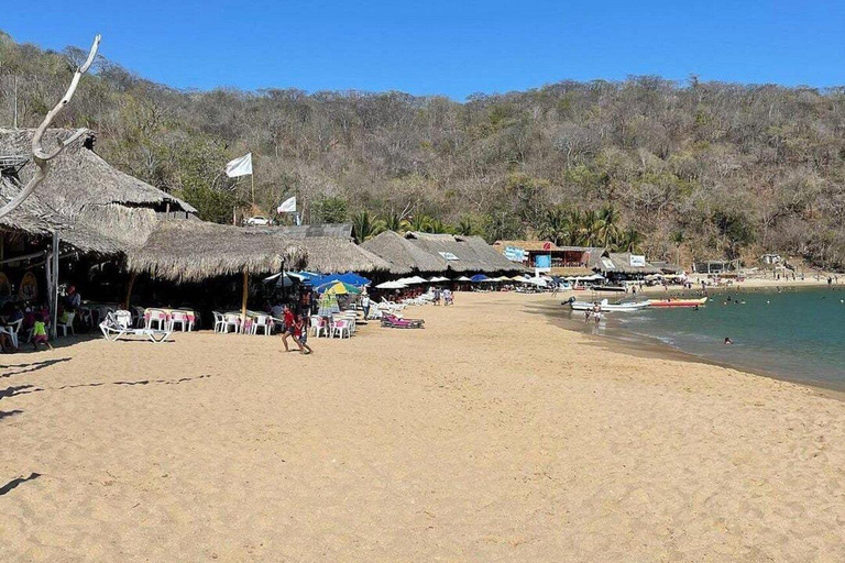 Huatulco: 7 Bays Boat Tour with Snorkeling and Lunch