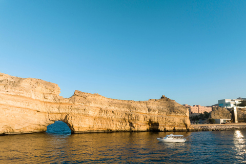 Muscat: 2-Hour Sunset Viewing Boat Tour