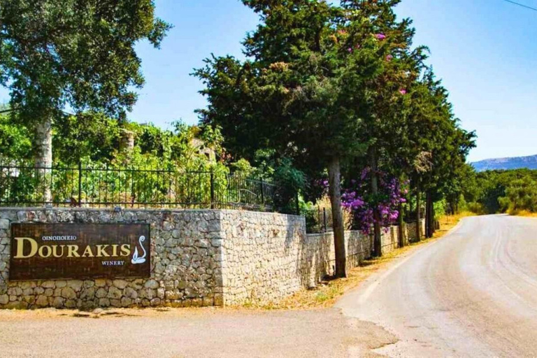 Crète : visite du domaine viticole Dourakis et de l'huile d'olive Kanaki, village de VrysesVisite privative avec dégustation par un connaisseur