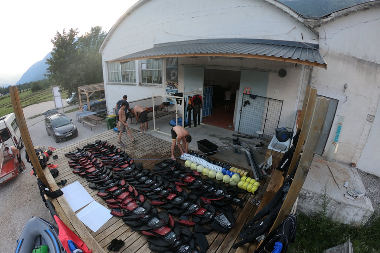 Bovec: Soča River Rafting-äventyr med foton och dryck