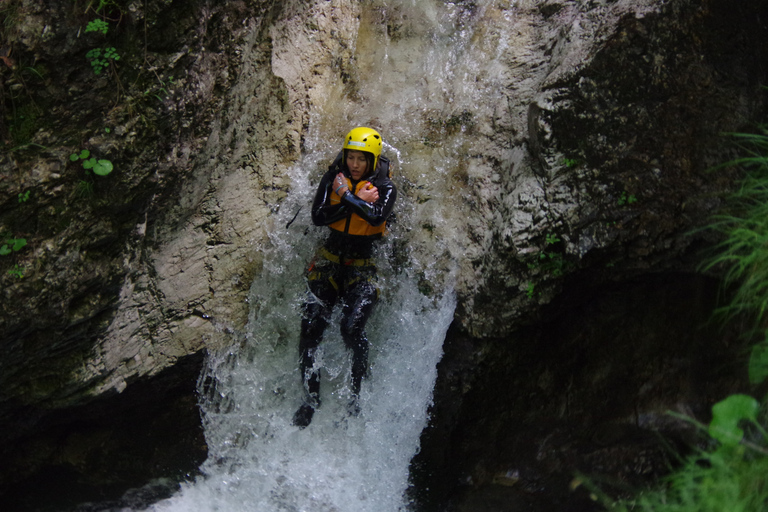 Bovec: Canyoning tocht van een halve dagBovec: Canyoningtrip van een halve dag