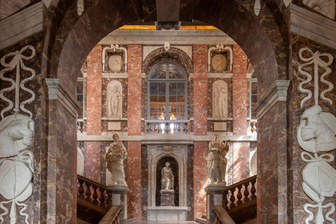 Stockholm: Grand Drottningholm and Gripsholm Castles Tour