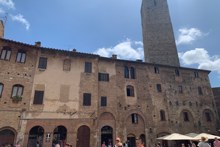 San Gimignano &amp; Volterra: Private Transfer from Florence