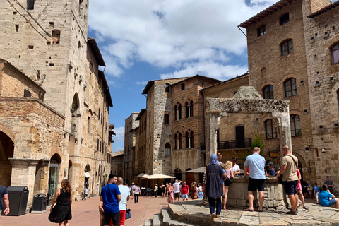 San Gimignano & Volterra: Private Transfer from Florence