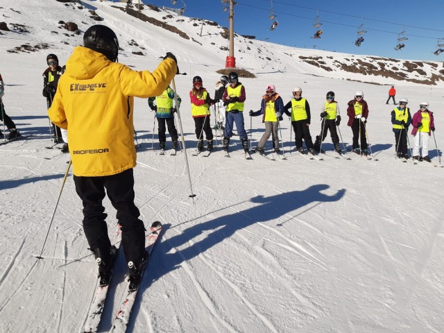 Visit Sierra Nevada Ski or Snowboard Lesson with Instructor in Granada