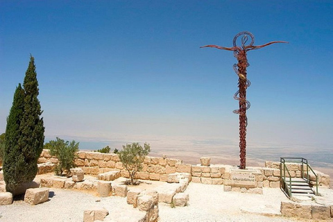 Excursión de un día a Ammán - Madaba - Monte Nebo - Mar MuertoAmmán-Madaba-Monte Nebo-Mar Muerto Excursión de un día en minibús 10 pax