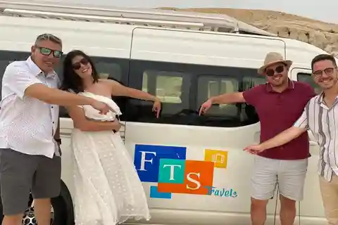 Hurghada: Giza Pyramids Day Trip with Nile Boat Tour Option