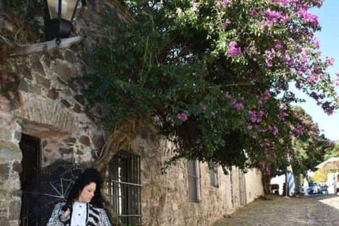 Colonia del Sacramento: Vintage Time Travel Experience Cologne: Vintage Experience and Guided Walk through the Old Town