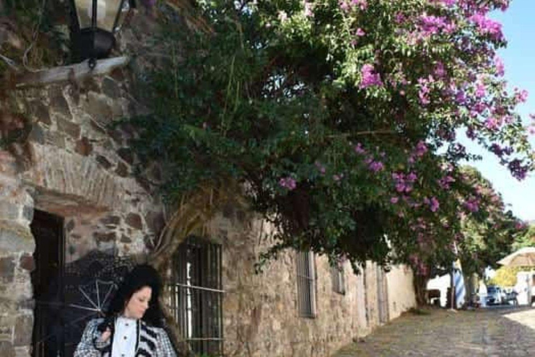 Colonia del Sacramento: Vintage Time Travel Experience Cologne: Vintage Experience and Guided Walk through the Old Town