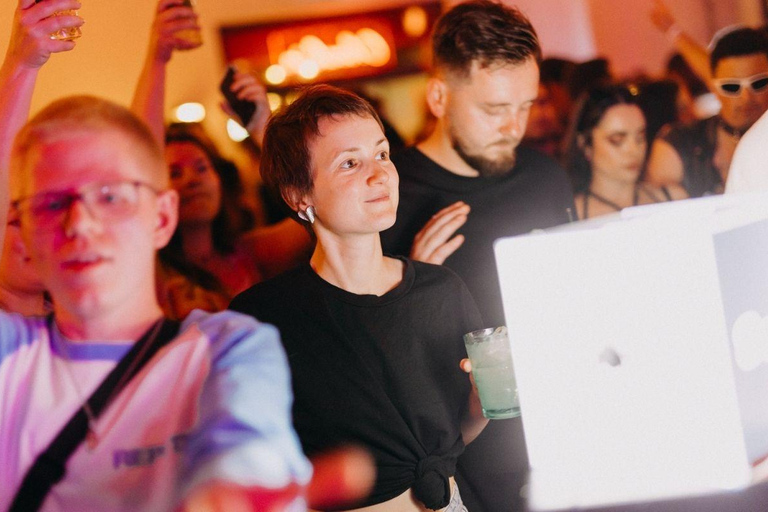 Hamburg: New Year’s Eve Night, Hidden Bars, VIP Club Entry