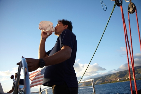 Ab Kona: Honokohau Bootsfahrt bei Sonnenuntergang mit Getränken