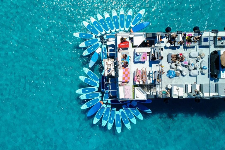 Ibiza: Boat to Formentera with VIP bed, open bar, breakfast, lunch, dinner Full Experience with Sunset (in advance, phase 3)