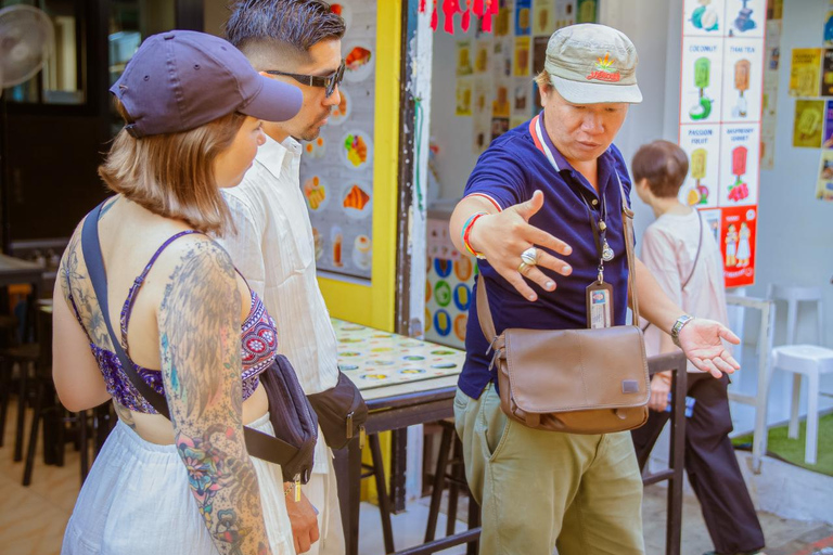 Bangkok:Floating Market & Maeklong Train Market Premium Tour