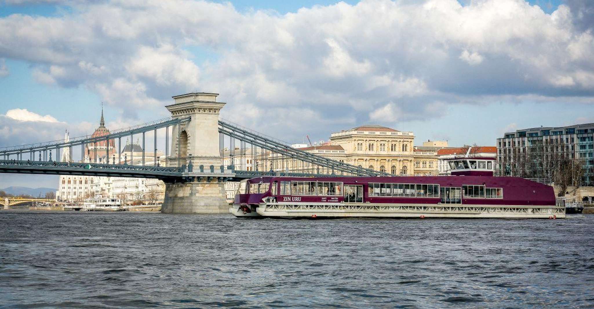 Budapest: Nighttime or Daytime City Sightseeing Cruise photo 12