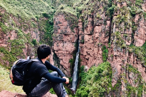 Au départ de Cusco : Chute d'eau de Perolniyoc - Trek d'une journée complète dans la vallée sacréeAu départ de Cusco : Trek d'une journée à la cascade de Perolniyoc