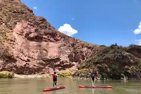 Peru: stand-up paddlesurfen op de rivier de Urubamba