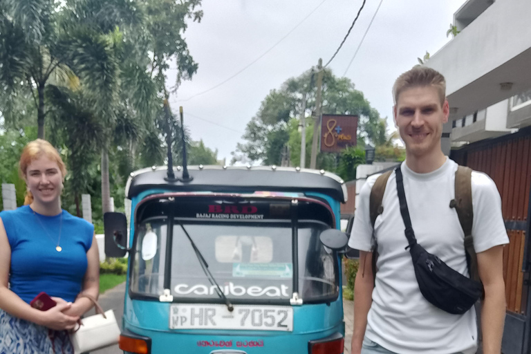 Negombo: Private City Tour by Tuk Tuk with Hotel Pickup